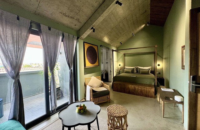 Kaia Gallery Hotel