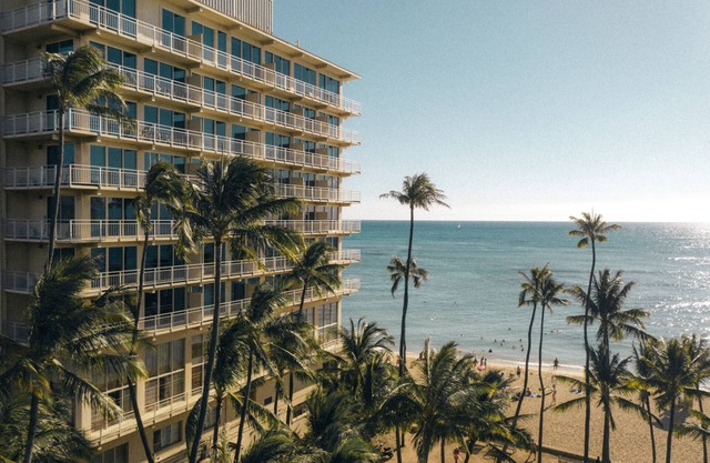 Kaimana Beach Hotel