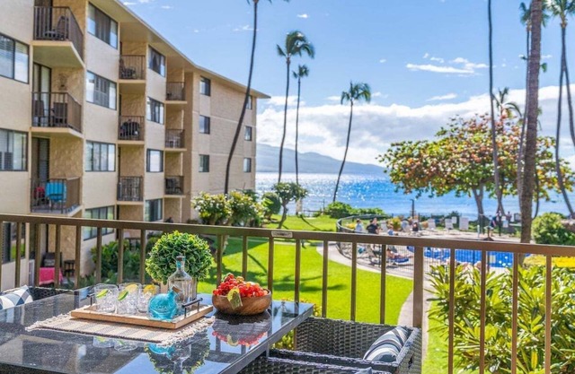 KAN 211 Remodeled OceanFront 2BD for Whale Watching w Pool