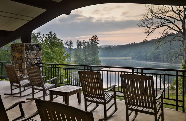 Kanuga Inn & Lodging