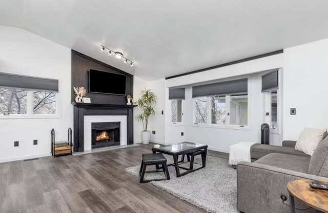 Karluk oasis. 2-bedroom 1 bath apartment in Anchorage