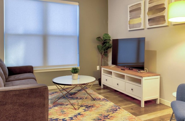 Kasa | 1BD, Work From Home | Forest Park