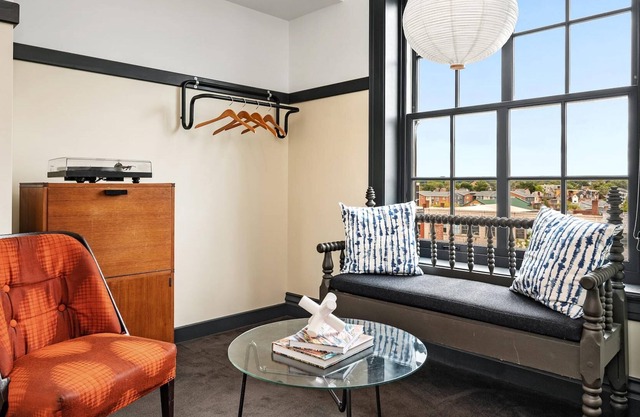Kasa | Accessible Studio in the Heart of Steel City | The Maverick