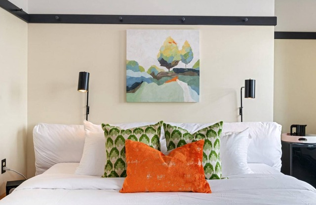 Kasa | Comfy Studio, Explore East Liberty | The Maverick