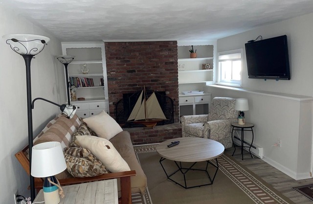 Kay Getaway is the perfect location to enjoy all of Newport and surrounding area