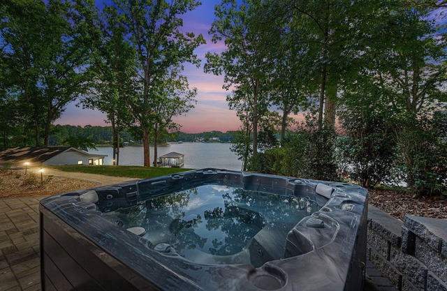 Kempton Cove by SoCharm | Beautiful Lake Home w/Hot Tub