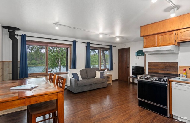 Kenai Riverside Escape