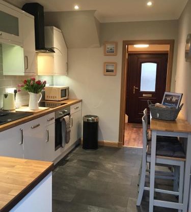 Kennedy Terrace; Modern 2 bedroom house, central