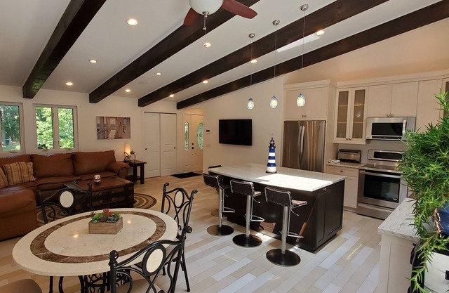 Kenneys Beach retreat by the Wineries