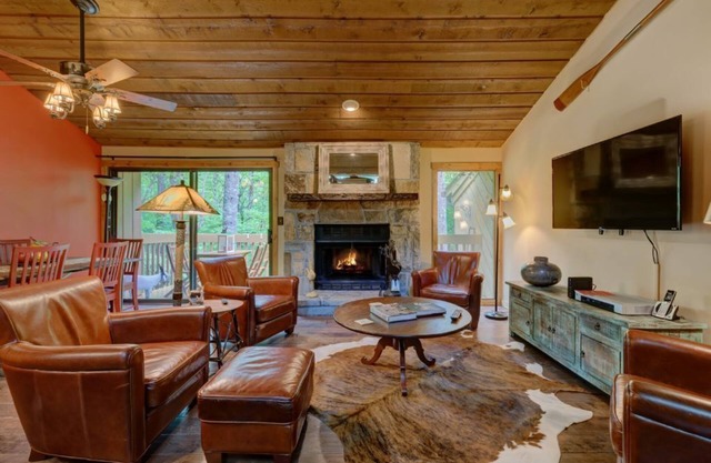 Kenneys Glen - Cozy Townhome with Amenities!