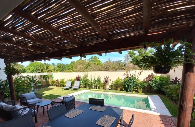 Kerchila: modern house with private pool and garden