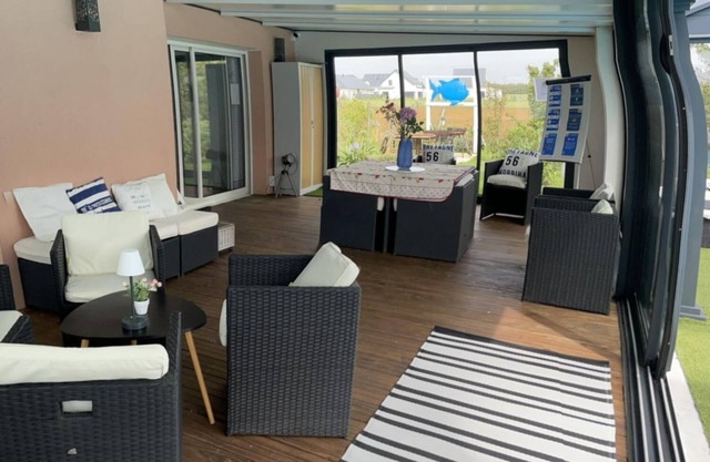 KEROMER LARGE VILLA WITH CAPACITY FOR 30 PEOPLE WITH LARGE SWIMMING POOL AND GARDEN