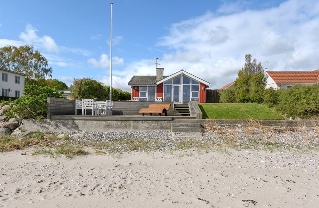 "Keti" - 5m from the sea by Interhome