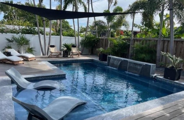 Key West Oasis 2 blocks from White Street Pier