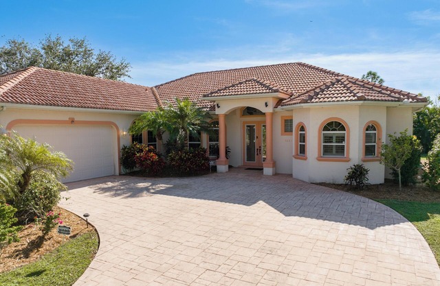 Kick back and relax at this island oasis located on charming Pine Island Florida