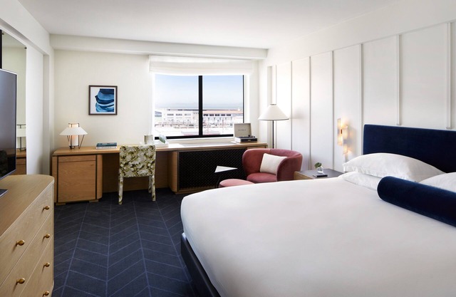 Kimpton Alton Fisherman's Wharf by IHG
