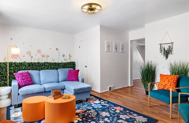 King Bed - BBQ & Hot Tub - Centrally Located