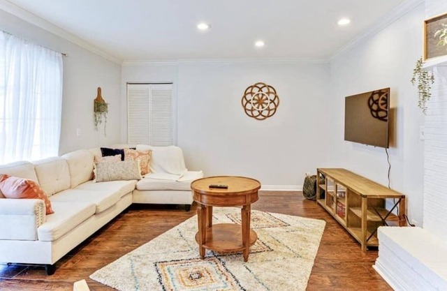 King Bed | Fully Equipped kitchen |Board Games!