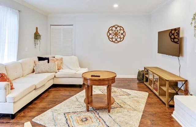 King Bed,Fully Equipped kitchen,Board Games