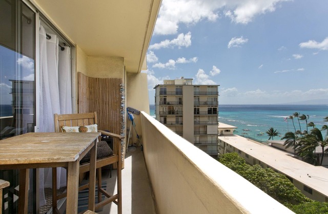 👁‍🗨KING Bed- Private-Lanai 〰 Pacific Ocean-View Studio w/Full-Kitchen