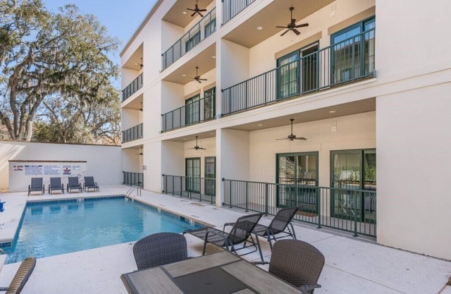 King one-bedroom condo w/pool in the SSI Village area Unit 2205