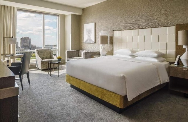 King Room Near Levis Clothing Store WDC