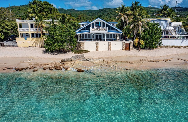 King's Ocean - Beach Front Villa in Frederiksted