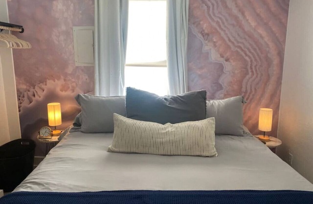 King Suite in Boutique Hotel4, walk to downtown