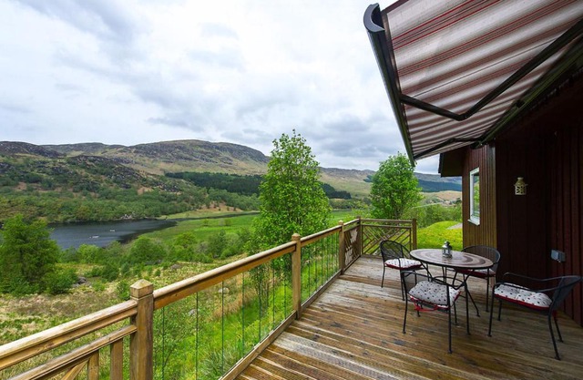 Kingfisher Lodge with sensational loch views