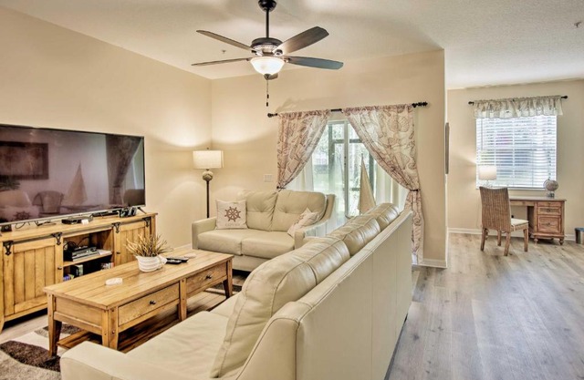 Kissimmee Retreat with Pool Access Less Than 4 Mi to Disney!