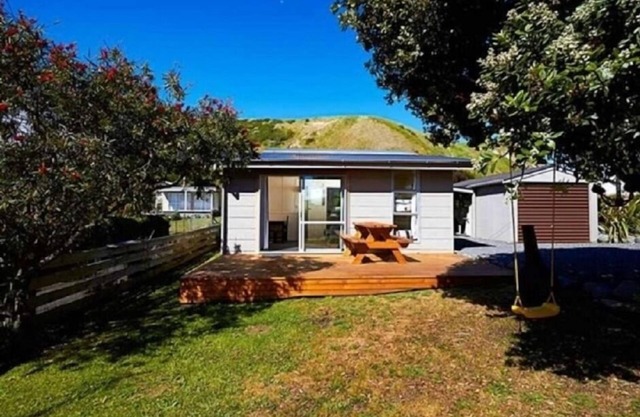 Kiwi Bach in South Bay