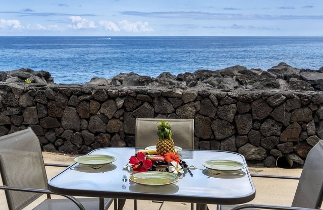 KKSR#5103 DIRECT OCEANFRONT, GROUND FLOOR, REMODELED, AIR CONDITIONING!