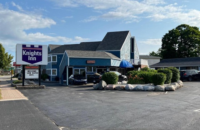 Knights Inn Mackinaw City