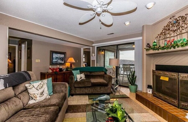 Knolls 1422 in Outstanding panoramic view of the lake's main channel!