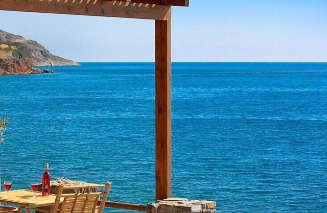 KOLOKITHA: Spacy 1 Studio Plaka Beach Cottage