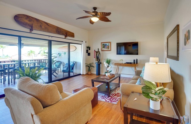 Kona Coast Resort Condo: Oceanfront Property!