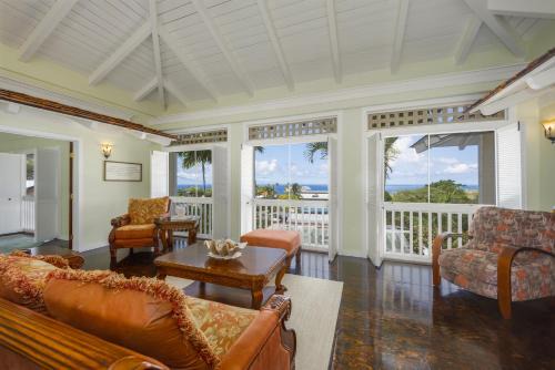 Kona Penthouse 2 Bedroom, Relax and Unwind Aloha Style