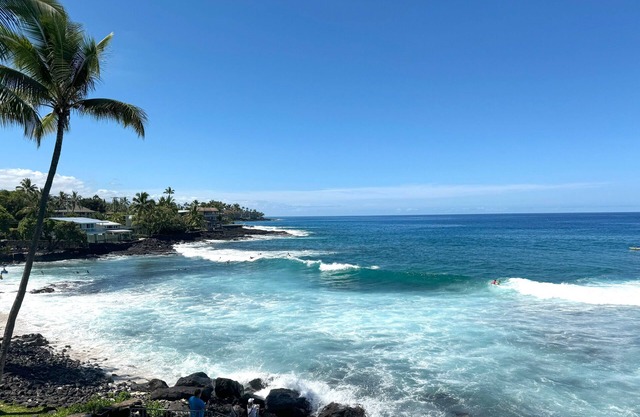 Kona Reef A22 - Direct Ocean Front Condo - Private Lanai - Next to Honl's Beach.