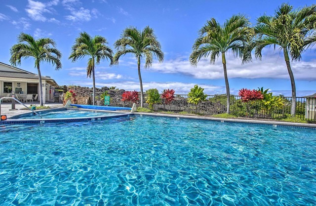 Kona Townhome w/Lanai & Resort Amenities!