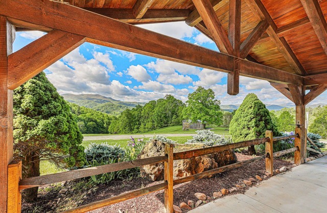Kota Ridge - A peaceful family retreat in the heart of the Blue Ridge Mountains.
