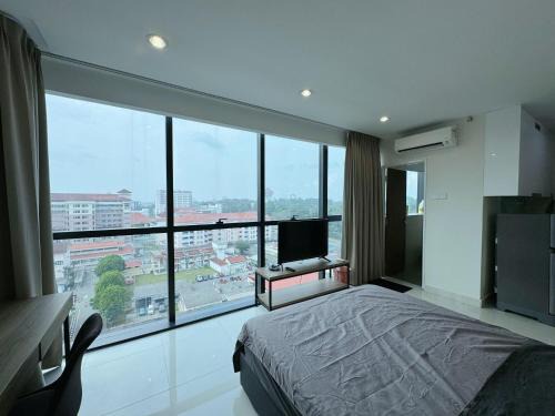 Kuching Cozy Comfort 08 - Kozi Square Studio with Wide Windows