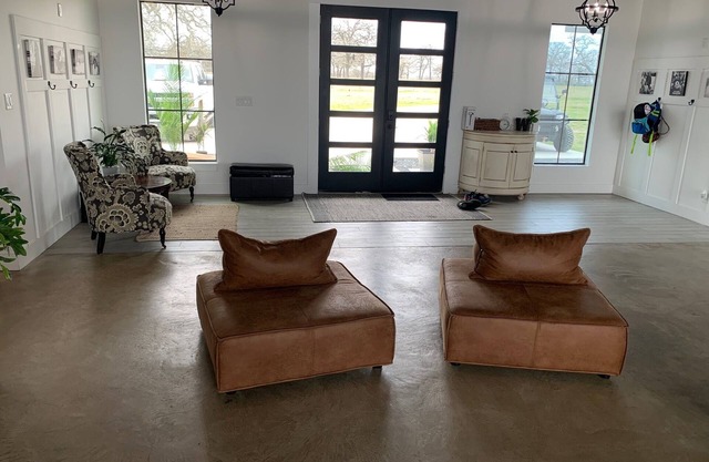 Kyle Field is easily accessible! Modern home with pool/hot tub & amazing views!