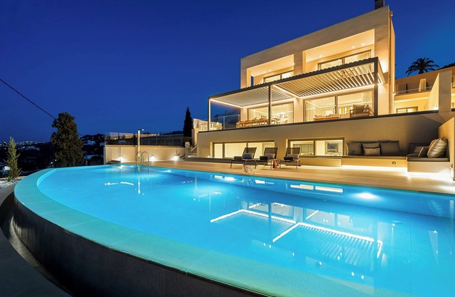 Kyma 6-Bedroom Villa with Gym, Sauna, Private Pool - Disability Access