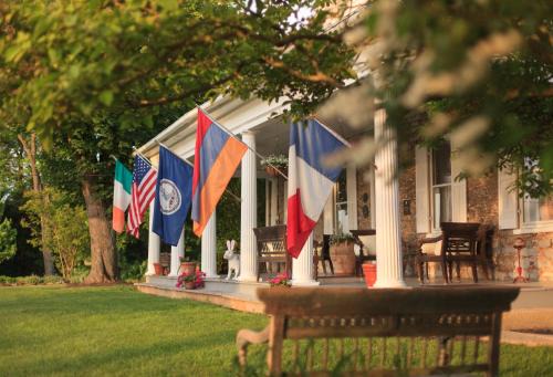 L'Auberge Provencale Inn & Restaurant