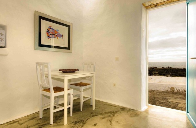La Casa de las Salinas, Sama - Costal home meters from the sea