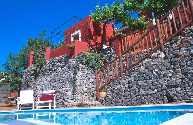 ▫️ La Casa del Moral by I N Z U L A E ▫️ Private Pool▫️ Mountain Views ▫️ BBQ ▫️