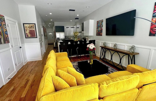 La Casa Negra Chicago, Beautiful 3 Bed 2 Bath near Lake in Chicago