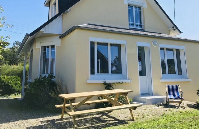 La Charmant, Just a few seconds walk to the beach !