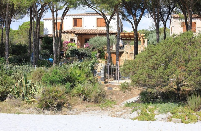La Corte degli Ulivi_Casa sul mare with direct access to the beach