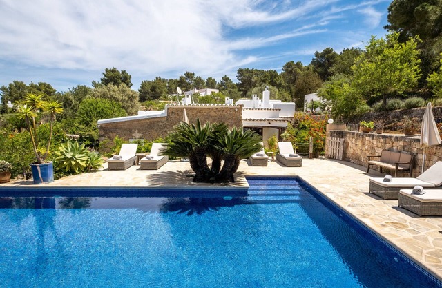 LA HIGUERA Villa. Ibiza. 10 PAX, Old Ibicencan finca of 300 years old, renovated.